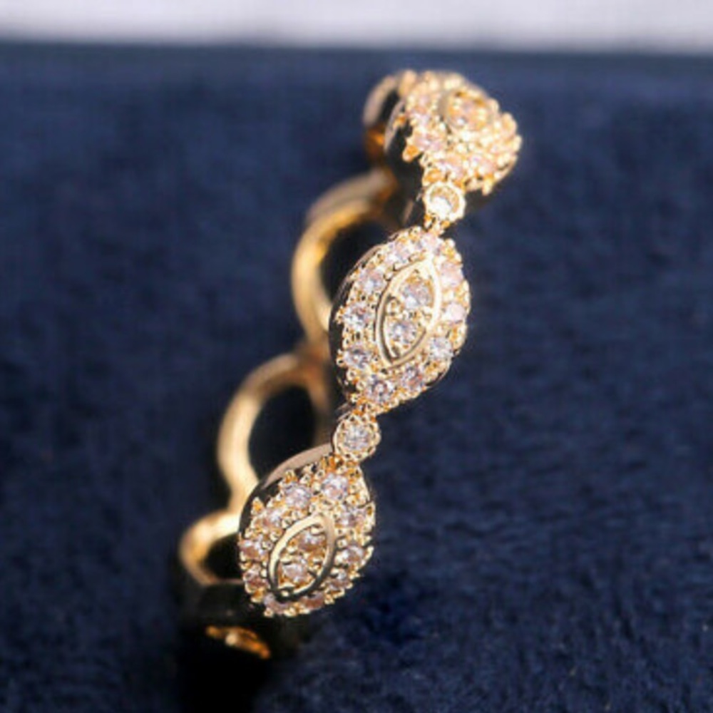 NEW Gold Plated beautiful ring - Picture 1 of 6